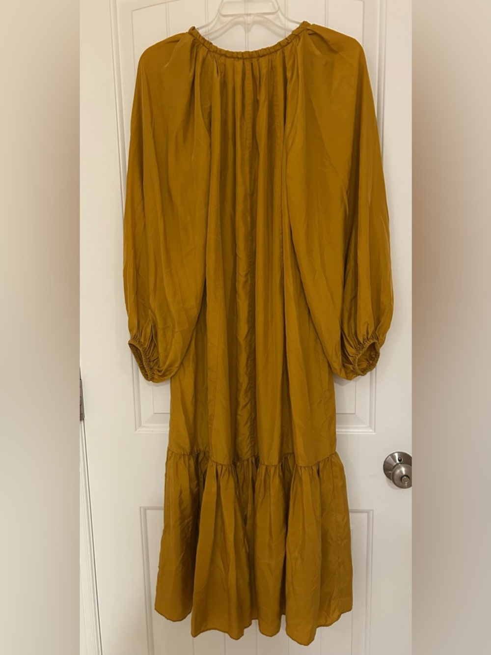 Banana Republic Silk Long-Sleeve Midi Dress Size Medium Petite Gold NWD - Picture 5 of 15